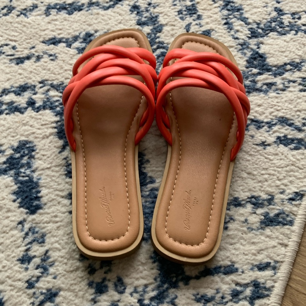 Universal Threads Sandals
